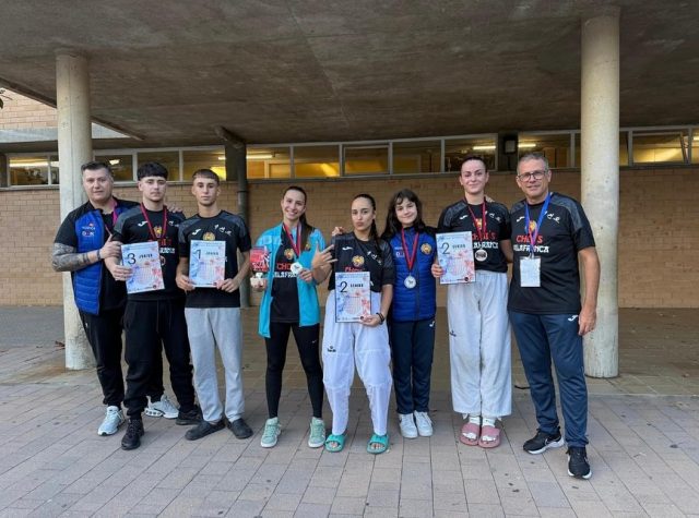 Resultados:
Categoría senior femenino:
Erika-🥈
Zoe-🥈
Categoría júnior masculino:
Robert-🥉
Leo- gana un combate, pierde en quartos de final.
Categoría júnior femenino:
Noa-🥇
Categoría cadete masculino:
Gerard- participación.
Categoría precadete:
Sharifa-🥉