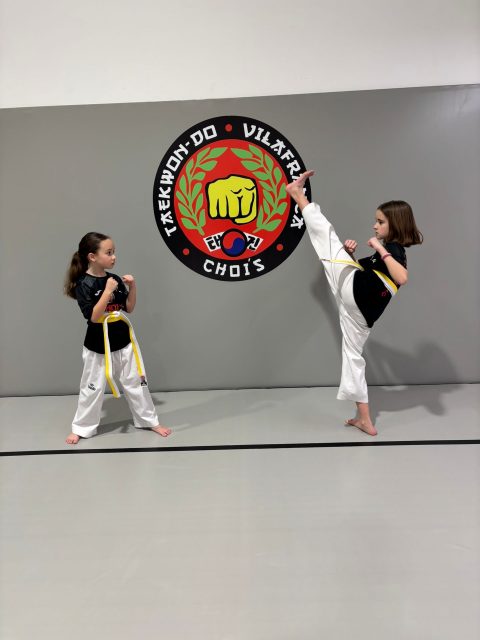 Los peques del club divirtiendose y entrenando a topee!!💪🏻💪🏻