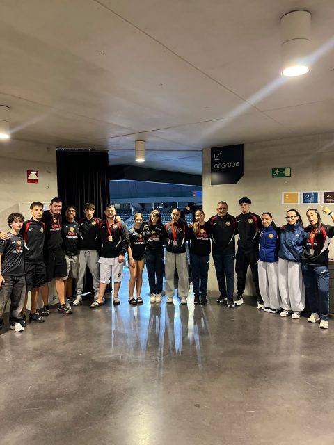 Hoy nuestro equipo ha competido en el XVIII Open Ciudad de Pamplona, consiguiendo:

🥈 2 platas
🥉 2 bronces

Muy contentos con el trabajo realizado por todos nuestros competidores durante toda la jornada.

Una competición más que nos sirve para seguir aprendiendo, mejorando y sumando experiencia.

¡Seguimos trabajando!
